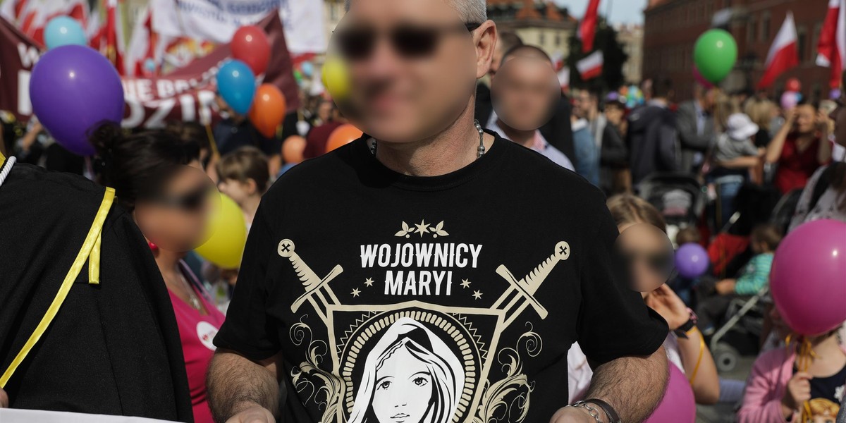 Jedna z wcześniejszych procesji Wojowników Maryi.