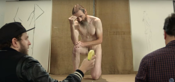 Jonah Hill oraz Jimmy Fallon uczą sie malować nagich ludzi - wideo