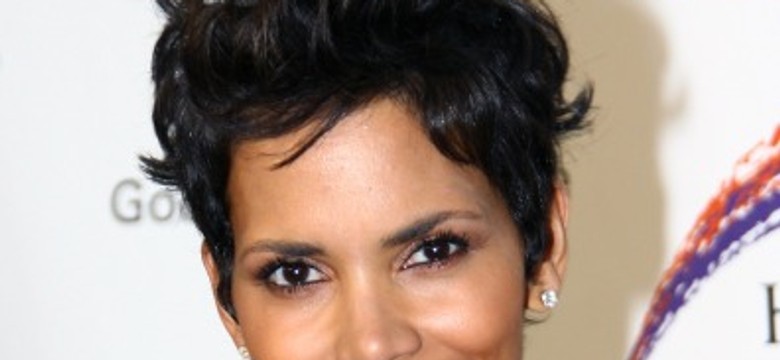 Halle Berry opuści USA przez paparazzi?