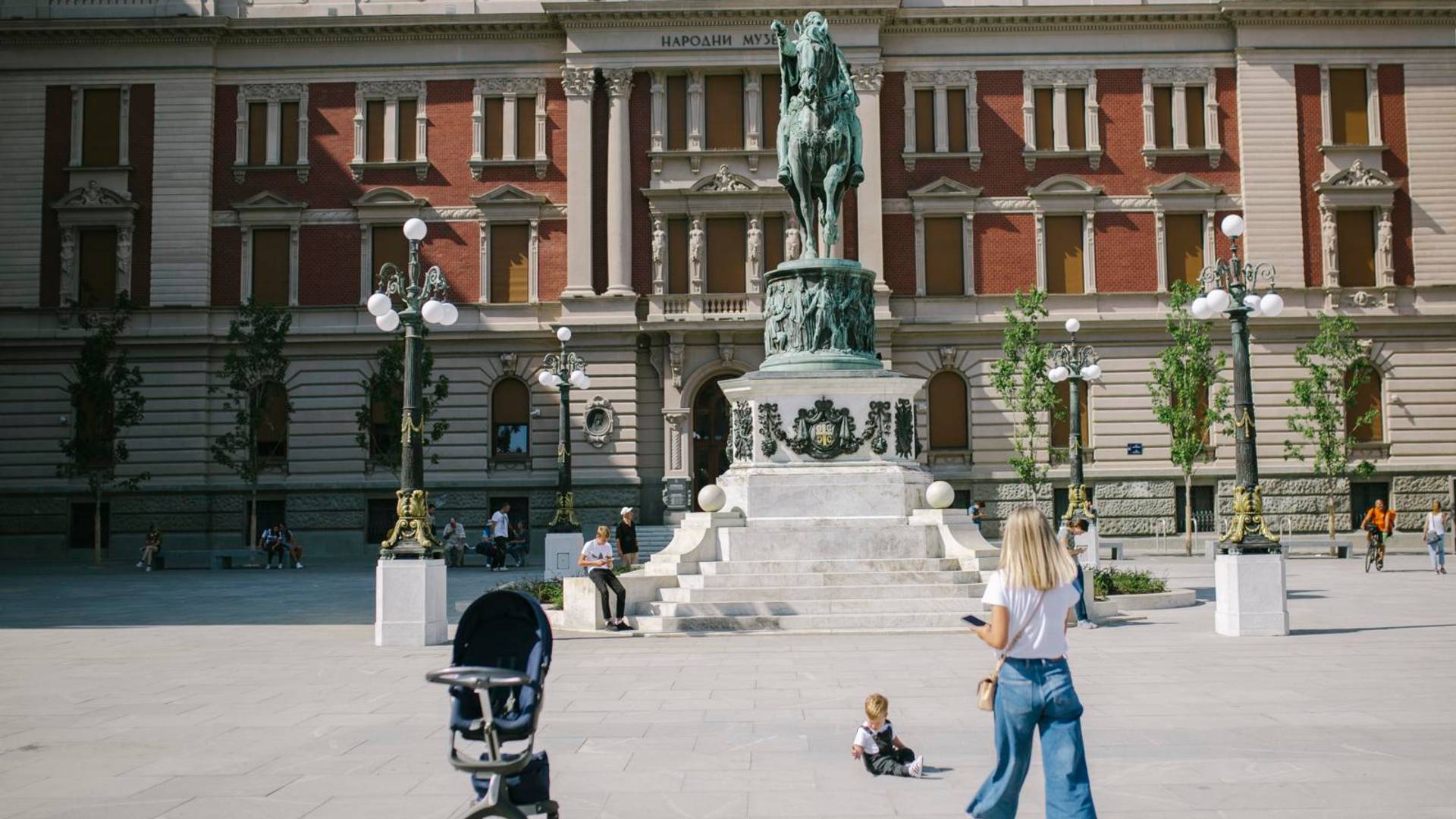 Tri godine od kako je rekonstruisan Trg Republike i ljudi i dalje ne mogu da se dogovore da li je lep ili ne