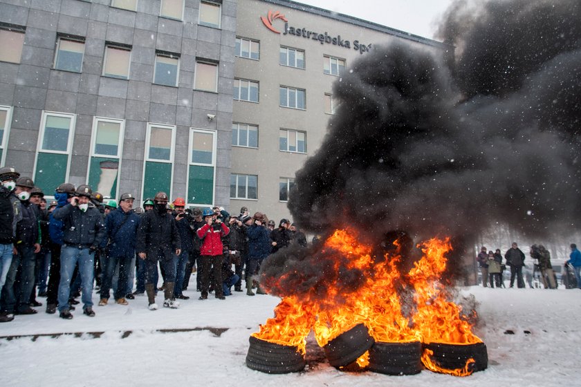 Jastrzębie -Zdrój. Zarzuty dla górników po demonstracjach przed JSW w lutym 2015 roku 