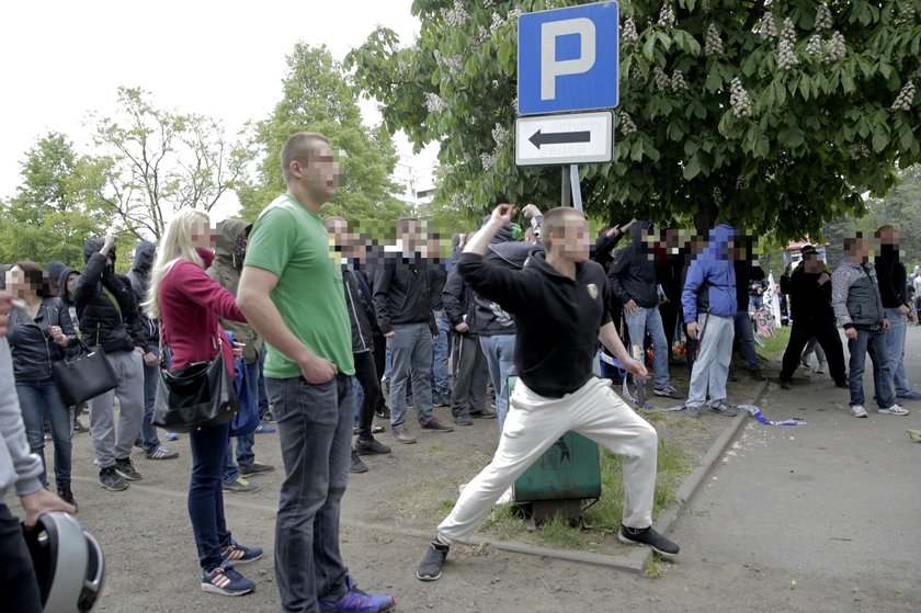 Pod komisariatem przy u. Trzemeskiej doszło do zamieszek 