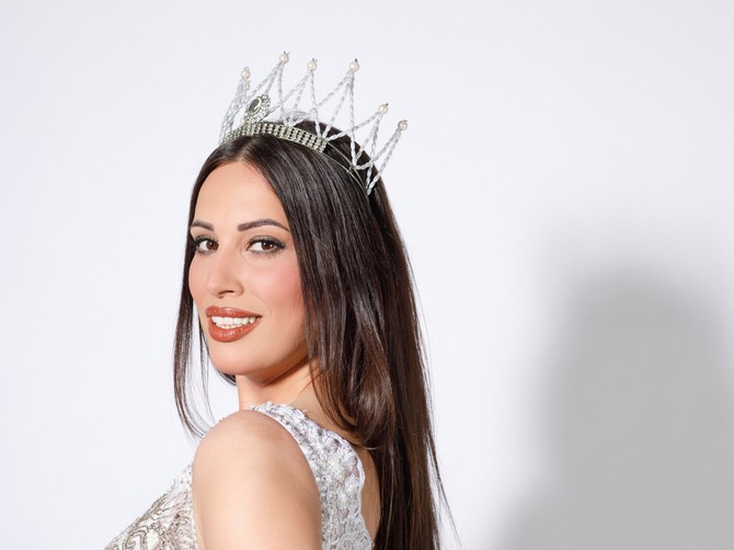 Ivana Savić kao Miss Economic World
