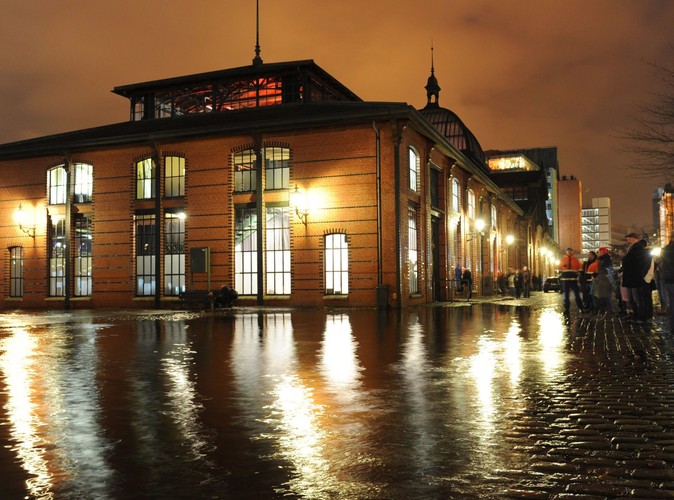 Sztormowe fale wdarły się na ulice Hamburga