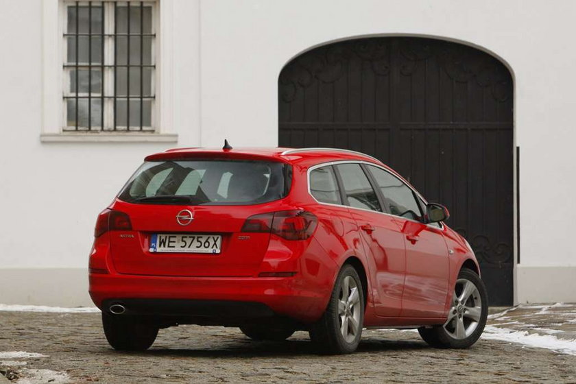 Kia cee'd SW kontra Opel Astra Sports Tourer czy