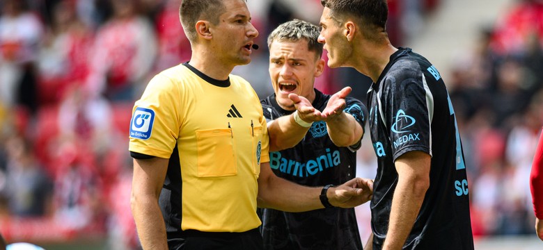 Sztuczna inteligencja pomoże sędziom piłkarskim. Arbitrzy będą tłumaczyć się ze swoich decyzji