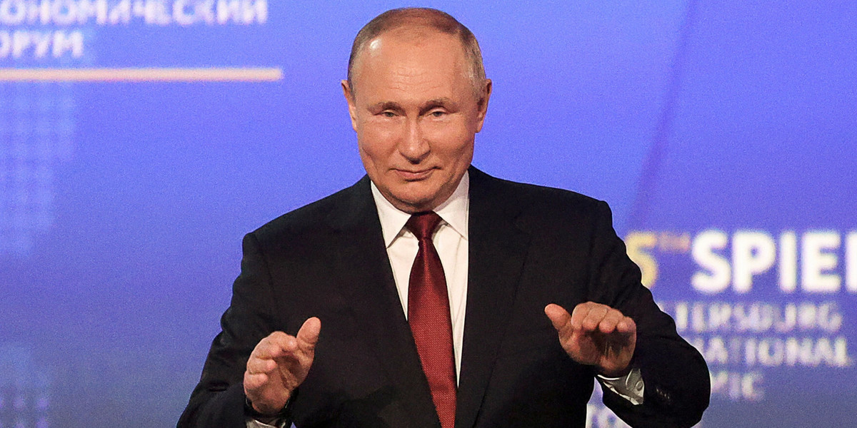 Władimir Putin podczas tegorocznego forum ekonomicznego w Sankt Petersburgu
