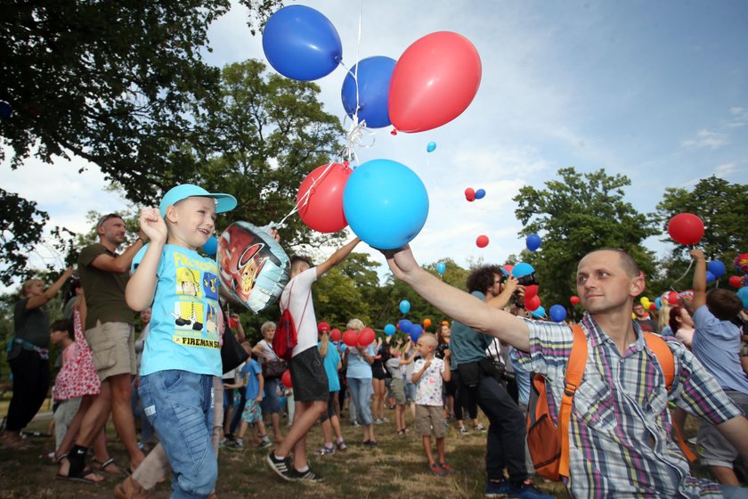 Wypuścili baloniki dla tragicznie zmarłego Dawidka z Grodziska