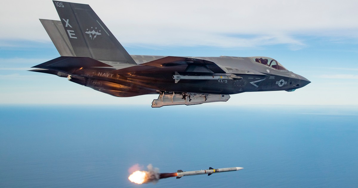 "Bezzębni" Husarze w magazynach Sił Powietrznych. Czy maszyny w Łasku są bezbronne?