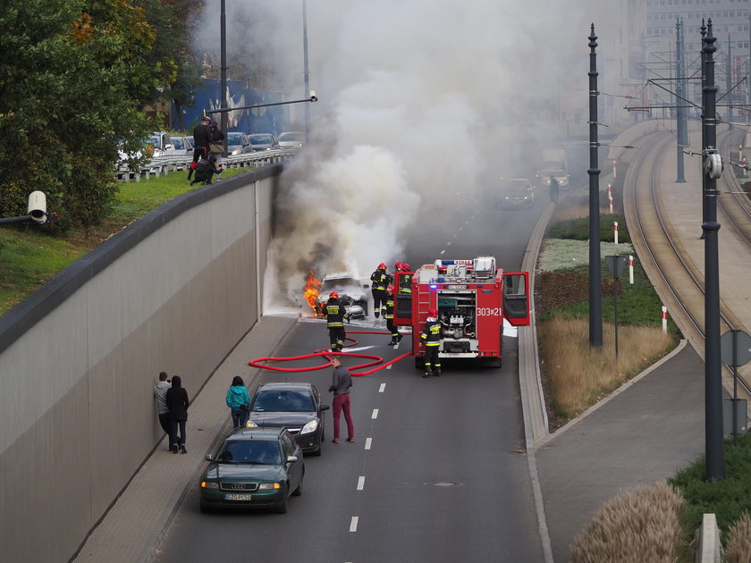 Pożar samochodu na trasie WZ