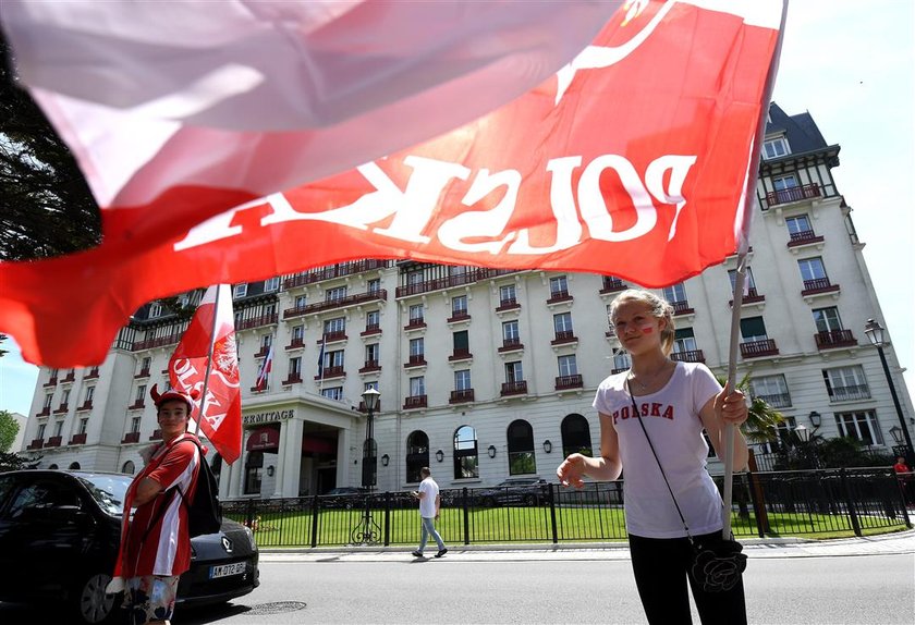 Polacy już we Francji. Zobacz przyjazd naszej kadry GALERIA