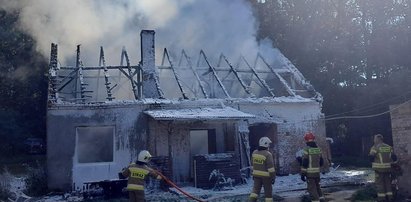 Dramatyczny pożar domu. W środku było troje dzieci. Ich rodzice byli w tym czasie na grzybach