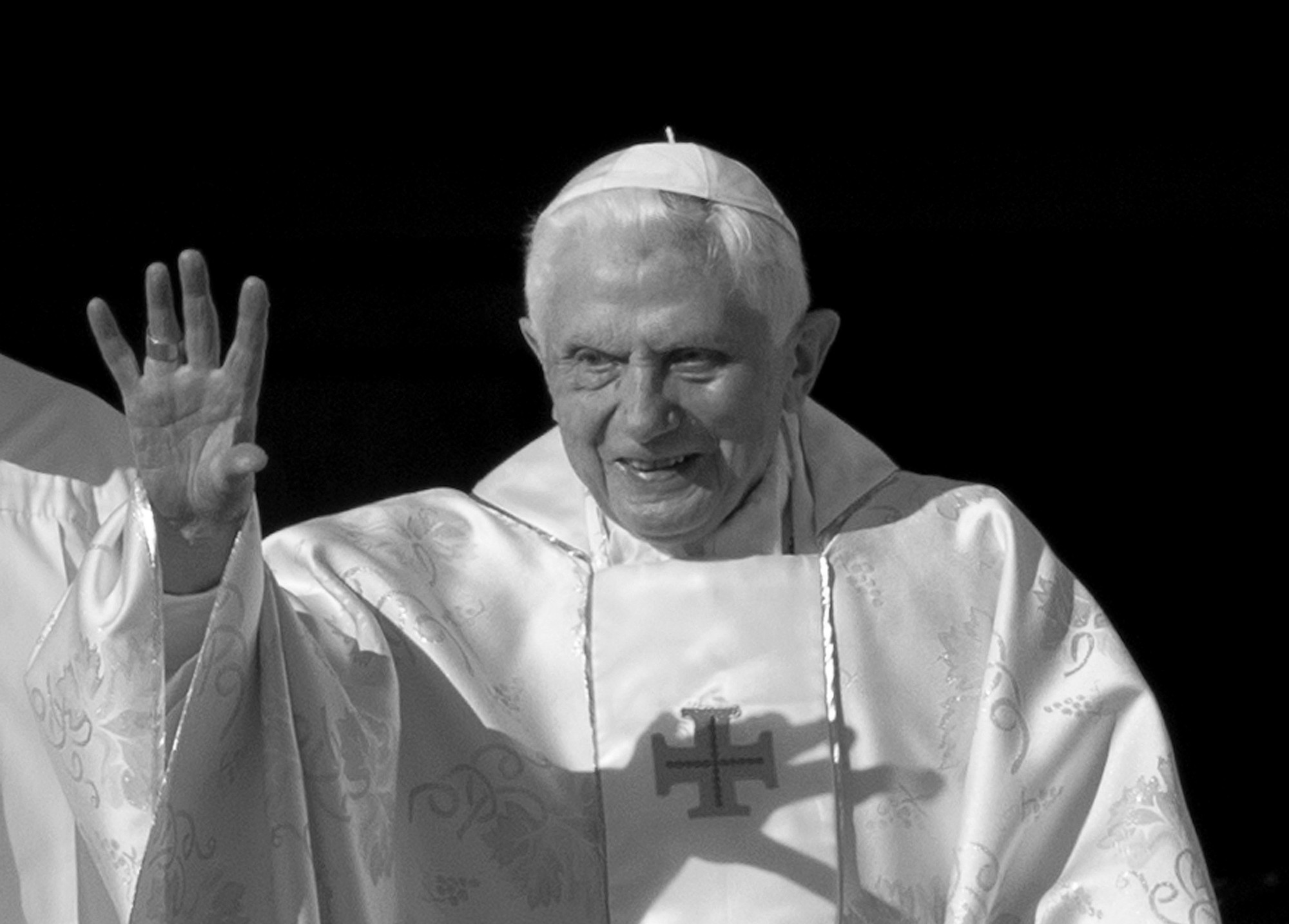 Zomrel emeritný pápež Benedikt XVI.