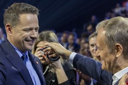 "Partia obciachu i dziadersów". Ujawniono raport o porażce Trzaskowskiego