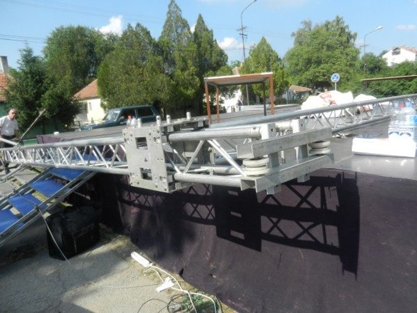 Srušena konstrukcija