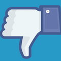 Facebook testuje "kciuk w dół" – przycisk do negatywnego oceniania komentarzy