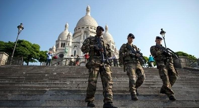 France beefs up the security of military bases