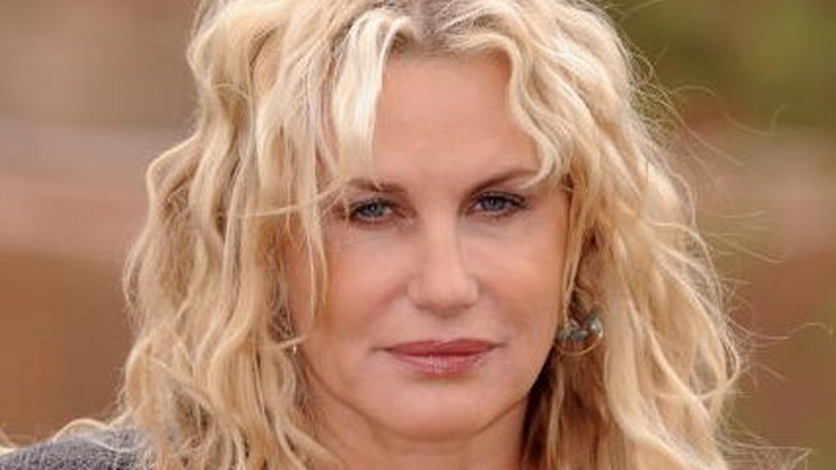 Ukochany Daryl Hannah to słynny piosenkarz Neil Young, który porzucił dla niej żonę po 36 latach.