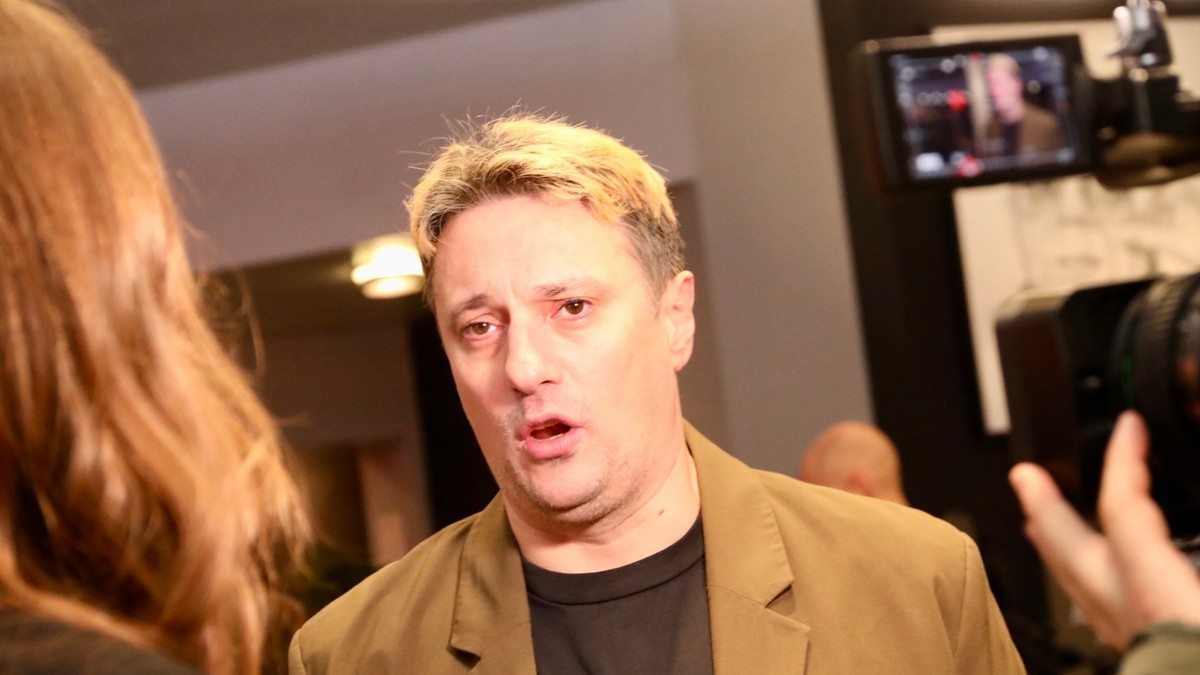 "TATA, TI SI TOLIKO SMEŠAN, DA ĆU JA ODLEPITI" Andrija Milošević otkrio detalje odnosa sa sinom Reljom (Video) Kép