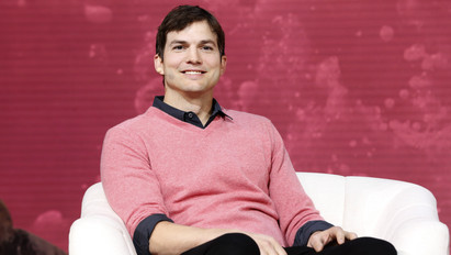 Ashton Kutcher most az amerikaiak pólómeccsére ment ki Kemény Dénessel - fotó