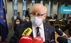 Osoby 'sceptycznie nastawione do rozwiązań antycovidowych'. Piecha: W PiS jest ich troszeczkę