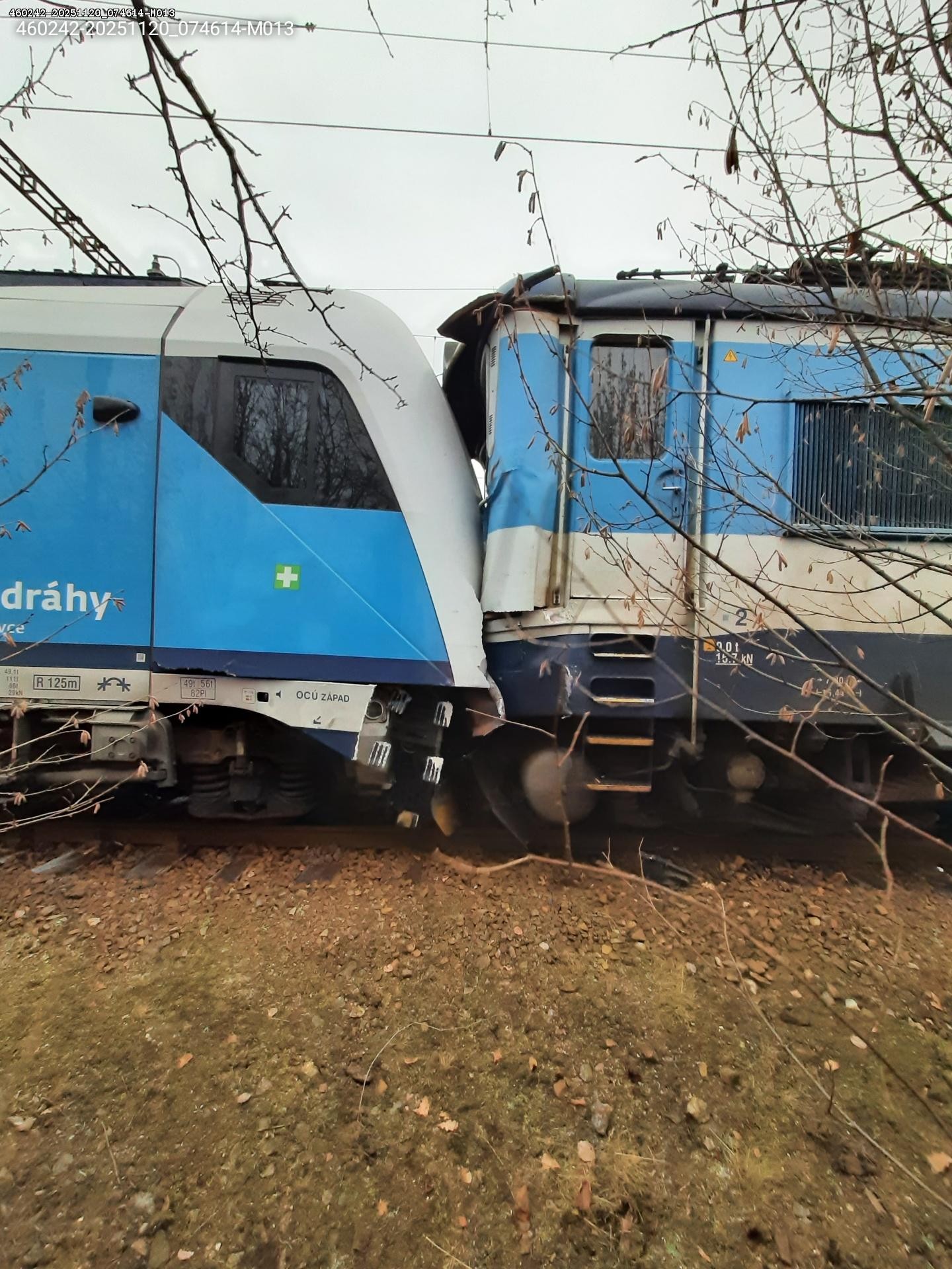 Medzi mestom Zliv a obcou Dívčice v okrese České Budějovice v Juhočeskom kraji došlo k zrážke rýchlika s osobným vlakom.
