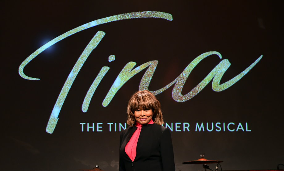Tina Turner wzięła udział w sesji zdjęciowej reklamującej musical "Tina", która odbyła się w Hospital Club w Londynie. 