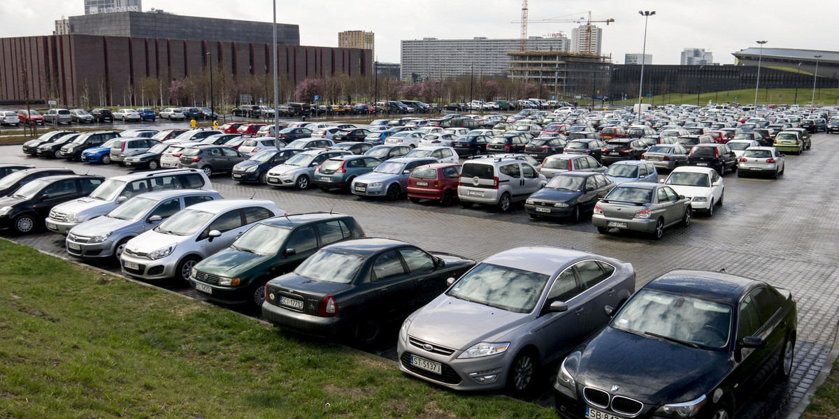 Zapchany parking w Strefie Kultury