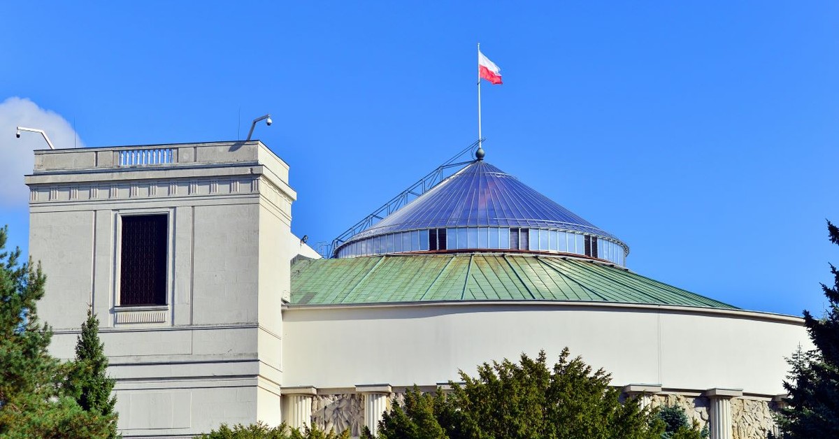 Strong drop in support for KO. PiS takes the lead [POLL]