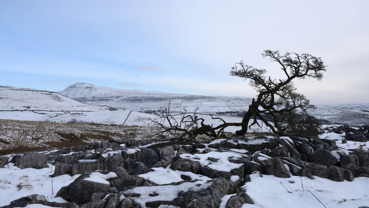 BRITAIN-WEATHER-SNOW