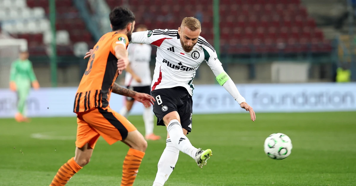 Liga Konferencji. Augustyniak bohaterem meczu z Szachtarem. Legia przerwała serię porażek