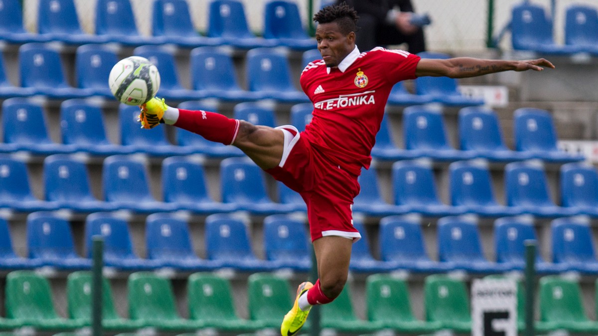 Emmanuel Sarki już zimą może przenieść się do Galatasaray Stambuł. 26-letni pomocnik zdradził nigeryjskim mediom, że turecki klub zgłosił się do Wisły Kraków w jego sprawie i rozpoczął negocjacje na temat transferu.