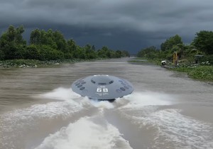 Vijetnamac napravio "leteći tanjir" na vodi