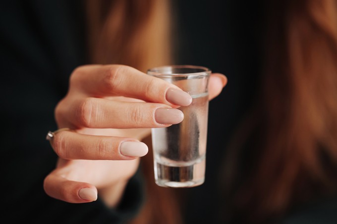 Szokott vodkázni? Megemelheti, de le is eshet a vérnyomása tőle - erre ügyeljen!