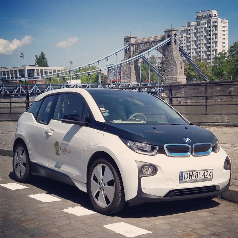 W Polsce w ramach wynajmu krótkoterminowego udostępniane są m.in. elektryczne BMW i3. GoGet