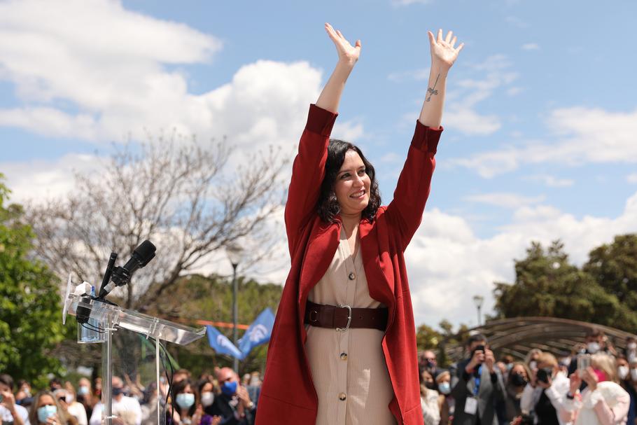 Dzięki Isabel Diaz Auyso Partia Ludowa zdobyła aż 65 miejsc w 136-osobowym parlamencie wspólnoty autonomicznej Madrytu. Na zdjęciu podczas wyborów 1 maja 2021 r.
