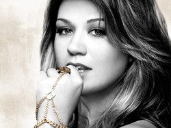 Kelly Clarkson zostaje w domu na święta