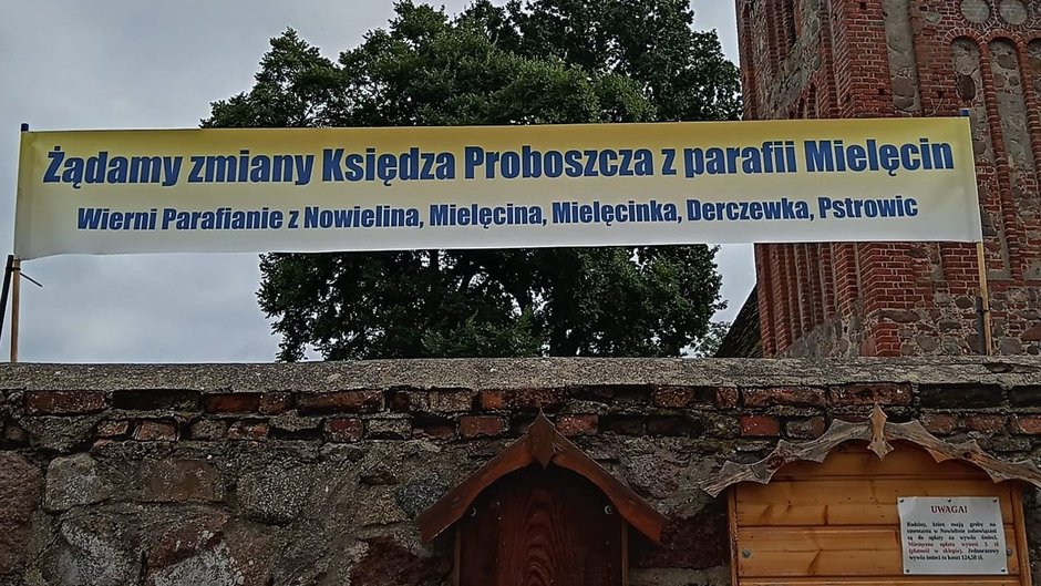 Wierni z Mielęcina chcą odwołać księdza, który nie chce opuścić parafii