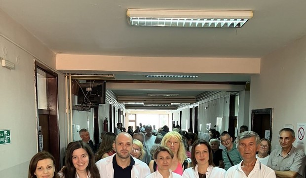 Tim dermatovenerologa sa pacijentima u Boru 