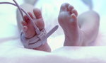 13-dniowe dziecko zarażone koronawirusem zmarło w Wielkiej Brytanii