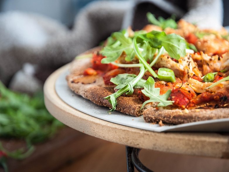 Pizza na desce / shutterstock