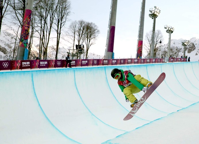 Kaitlyn Farrington zdobyła złoty medal w snowboardowym halfpipie na igrzyskach olimpijskich w Soczi. Amerykanka zgromadziła 91,75 pkt. Drugie miejsce zajęła Torah Bright z Australii (91,50 pkt), a trzecie Amerykanka Kelly Clark (90,75).
Jedyna Polka - <b>Joanna Zając</b> - z wynikiem 45,75 pkt nie awansowała do półfinału