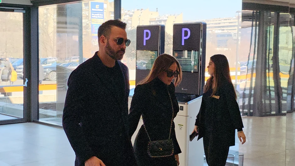 Trudna Aleksandra Prijović i Filip Živojinović na komemoraciji Saše Popovića