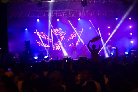 Yemi Alade thrills 10,000 in Addis Ababa, Ethiopia. (Effyzie Entertainment)