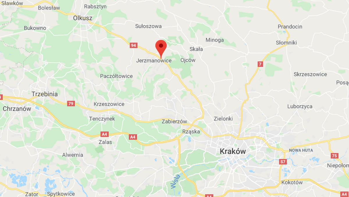 Dwa samochody osobowe zderzyły się dziś wieczorem na drodze krajowej 94 na odcinku Olkusz-Kraków w miejscowości Jerzmanowice. W wyniku wypadku trzy osoby zostały ranne - poinformowała podkom. Justyna Fil, rzeczniczka prasowa Komendy Powiatowej Policji w Krakowie.