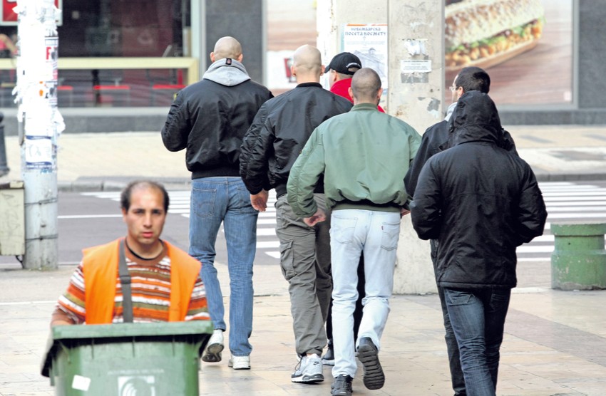 Članovi SA upadaju na Filozofski fakultet
