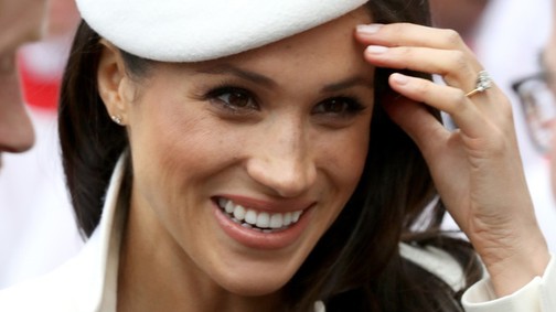 Meghan Markle szeplőit tetováltatta magára ez a lány, hogy hasonlítson a hercegnére...