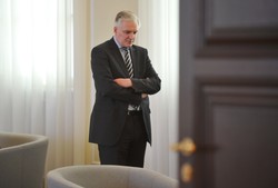 Ostre słowa Gowina: Polacy przypominają walczące plemiona