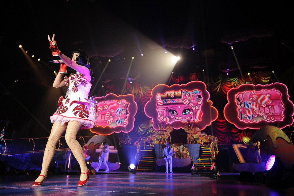 Katy Perry i jej niebezpieczny stanik (fot. Getty Images)