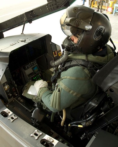 Samolot nie ma wyświetlacza. Pilot widzi potrzebne mu informacje dzięki systemowi nahełmowemu